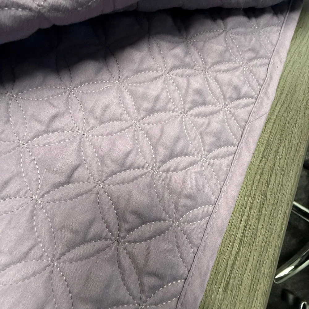 N/A quilted coverlet